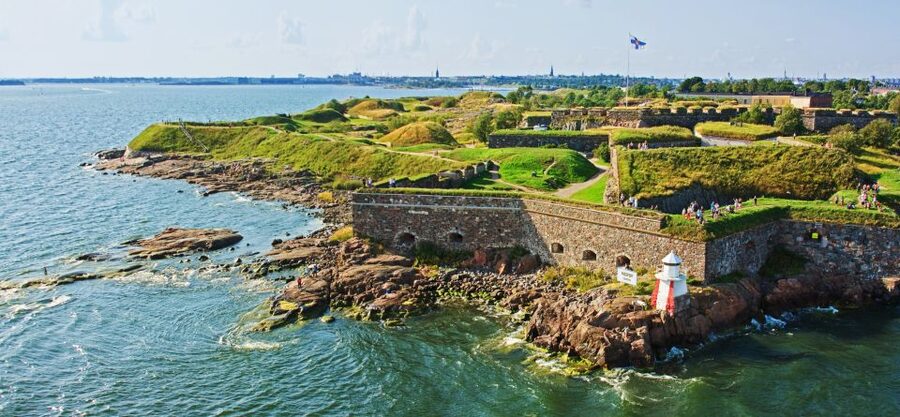 Helsinki Shore Excursion: City Sightseeing and Suomenlinna - Esplanade Park, Market Square, and the Old Market Hall