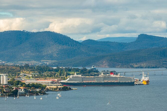 Hobart Shore Excursion: Hobart Attractions Bus - Mount Nelson Signal Station and the 15-minute view