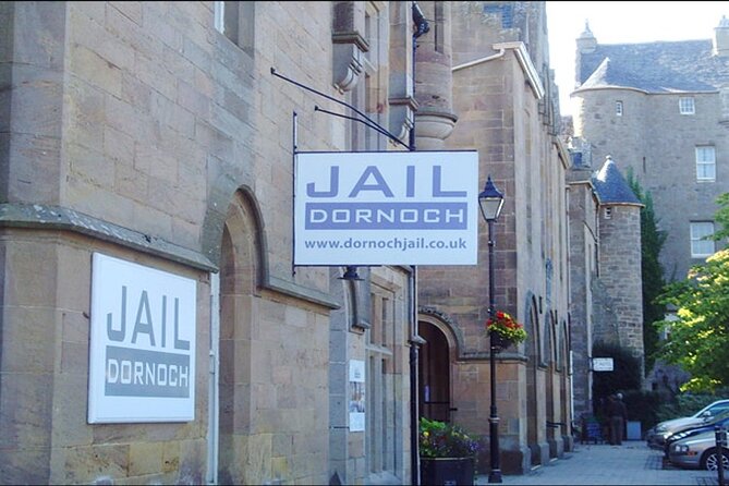 Invergordon Cruise Excursion - Castle ,Whisky and History Tour - Guides, vehicles, and the small-group difference