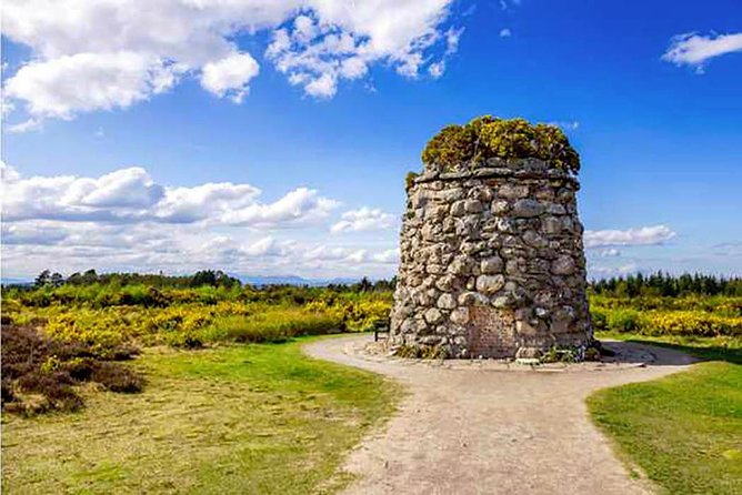 INVERGORDON PORT Tour of Culloden, Cairns & Cawdor Castle - A small van makes the schedule easier