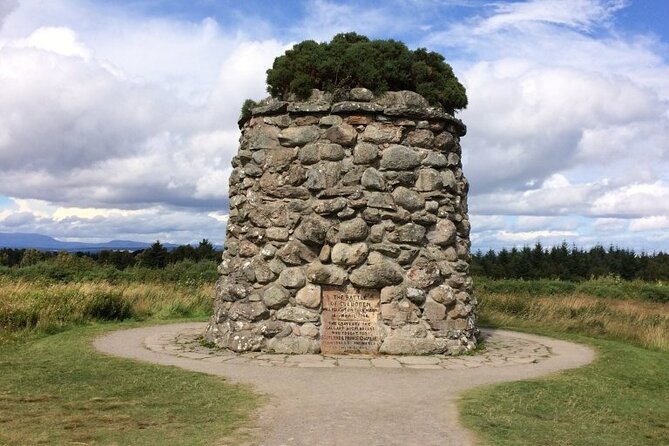 Invergordon Shore Excursion Highland Bucket List Tour - Urquhart Castle: Loch Ness history with a grand view