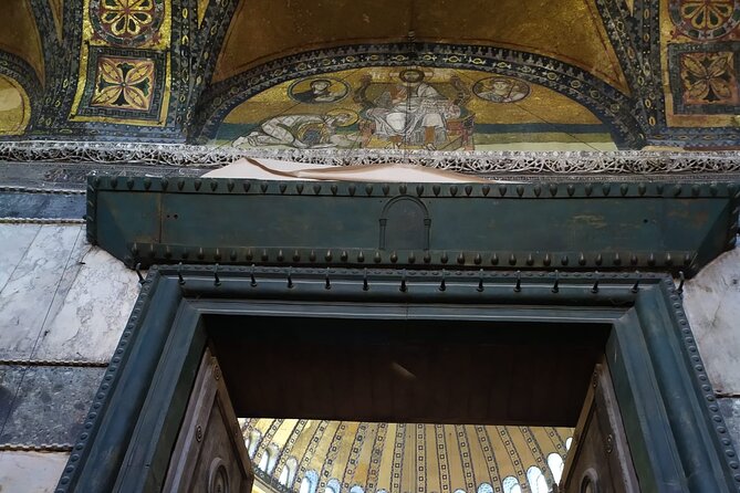 Istanbul city tour from Cruise ship terminal Galataport. - The Blue Mosque and its famous tiles