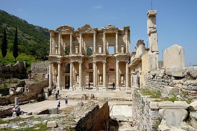 Izmir Shore Excursion: Private Tour to Ephesus and the House of Virgin Mary - Entering Ephesus through the Magnesia Gate