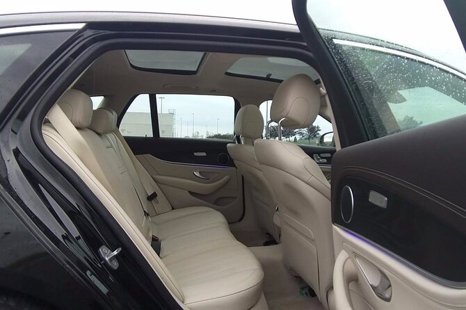 Jardim do Tabaco Quay Cruise Port to Lisbon - Arrival Private Transfer - Finding your driver after the cruise