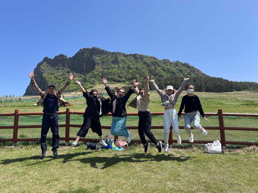 Jeju: For Cruise Guests UNESCO Highlights Jeju Island Tour - Dongmun Market, the best final stop from Jeju Port