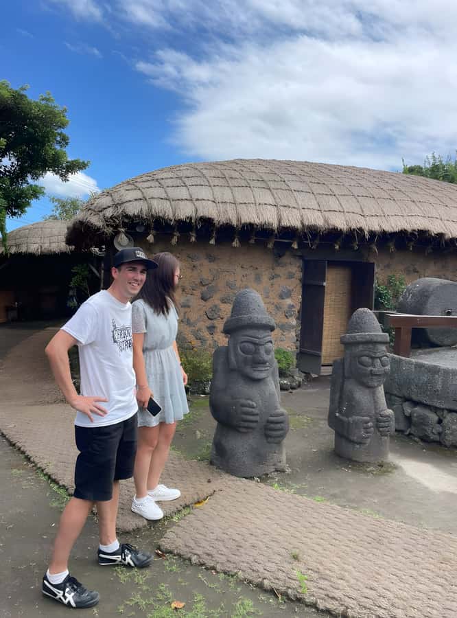 Jeju Island: Full Day Tour for Cruise Ship Passengers - The pace, walking, and weather tradeoff
