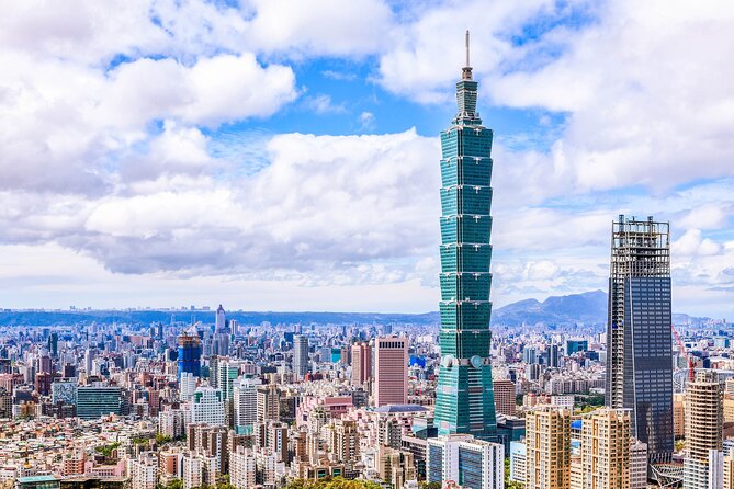 Keelung Shore Excursions: Private 6-Hour Taipei City Adventure! - Longshan Temple and the living side of Taipei