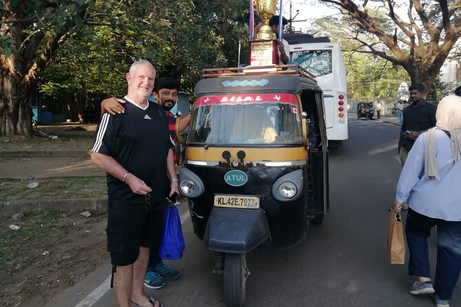 Kochi Tuk-Tuk Private Tours with Pickup from Cruise Ships - Meeting your driver at Cochin Port