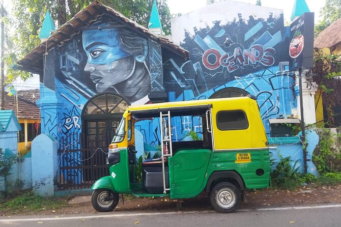 Kochi Tuk-Tuk Tour with Pickup From Cruise Ships - Meeting your driver outside the cruise terminal