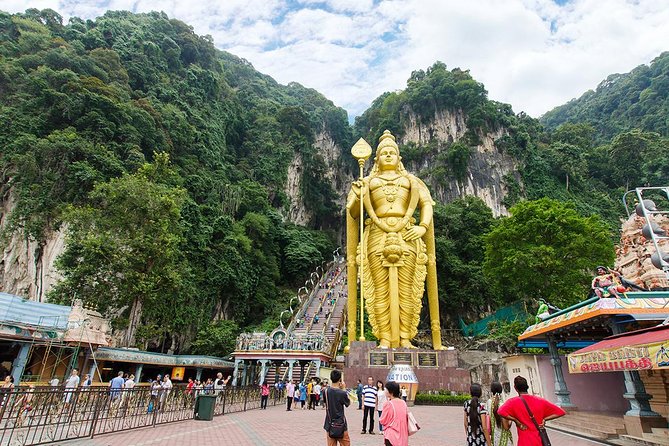 Kuala Lumpur Highlights Tour from Port Klang Cruise Terminal - KL Tower and the Petronas Twin Towers