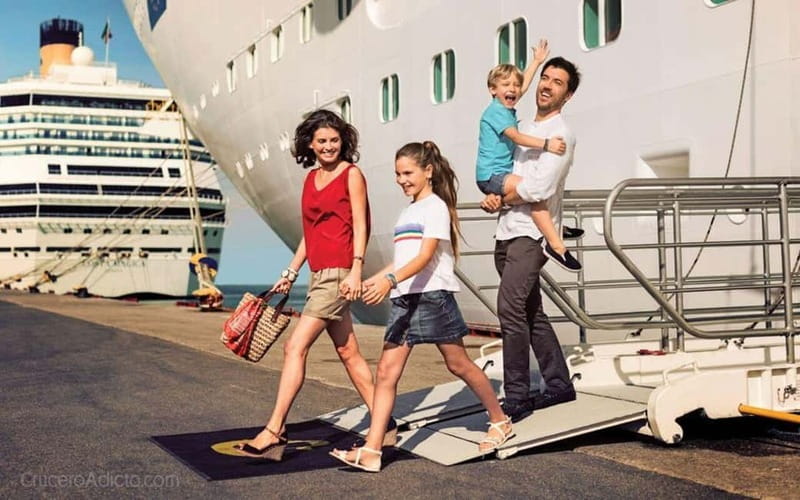 La Coruña: Tour for Cruise Passengers from the Port of La Coruña - The Paseo Marítimo, Marina, and María Pita Square