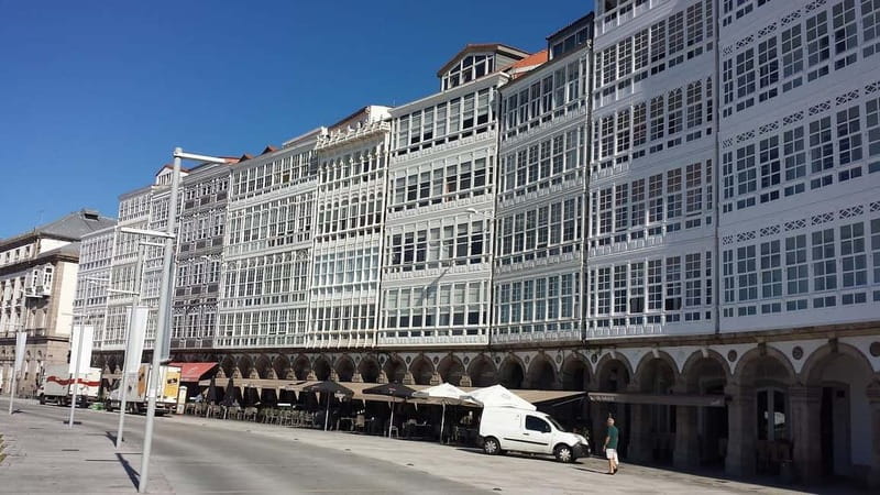 La Coruña: Tour for Cruise Passengers from the Port of La Coruña - Walking through the old city
