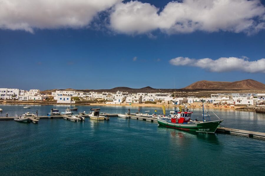 La Graciosa: Island Cruise with Lunch for Cruise Passengers - From Lanzarote’s marina to La Graciosa