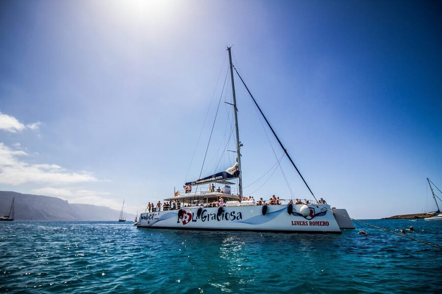 La Graciosa: Island Cruise with Lunch for Cruise Passengers - Swimming and kayaking in the marine reserve