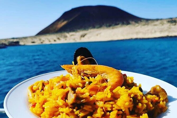 La Graciosa Island Tour for Cruise Passengers from Lanzarote - Sailing aboard the Juanita Cat