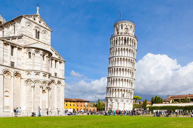 La Spezia Shore Excursion to Lucca and Leaning Tower of Pisa - Transport, group size, and the real pace of the day