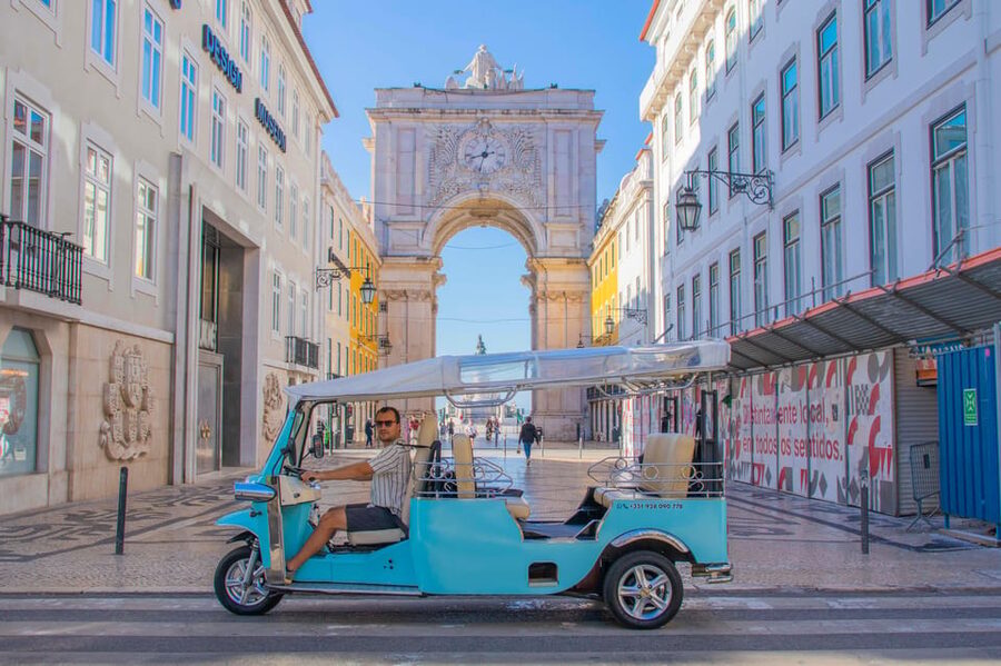 Lisbon: Early Morning TukTuk Tour - hotel/cruise ship pickup - Key points at a glance