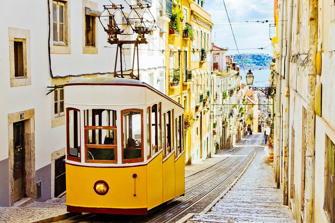 Lisbon Shore Excursion: Private Lisbon Sightseeing Tour - Walking the Tight Lanes of Alfama