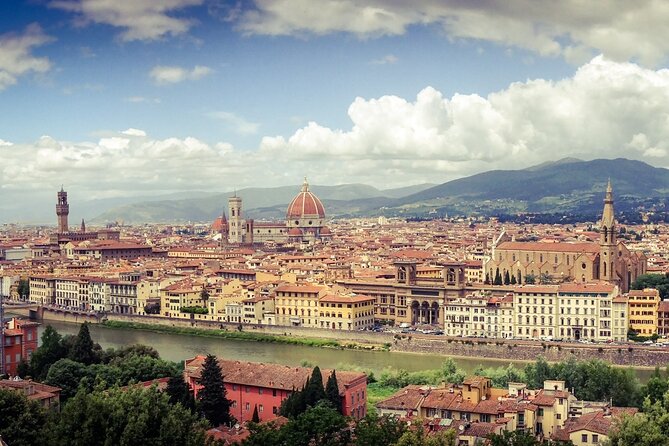 Livorno Private Arrival Transfer: Cruise Port to Central Florence - The drivers can add local character