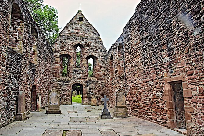 Loch Ness , Outlander , Inverness Castle , Clava and Culloden - A full Highland day from Invergordon
