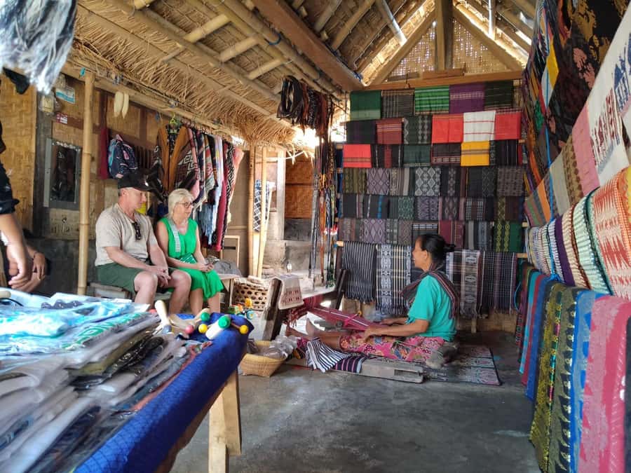 Lombok: Cultural Day Tour & Beach Pickup Cruise Port/Hotel - Sukarara and the work behind Lombok’s woven cloth
