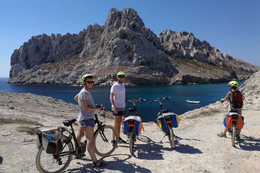 Marseille: Calanques Shore Excursion Electric Bike Day Tour - The coastal route, from Pharo Palace to the Prado beaches