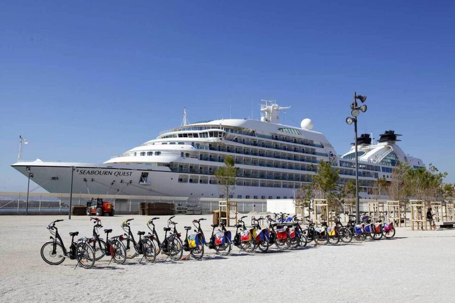 Marseille: Calanques Shore Excursion Electric Bike Day Tour - Lunch at the coast, with two simple choices