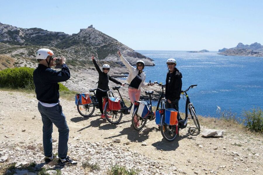 Marseille: Calanques Shore Excursion Electric Bike Day Tour - How hard is 35 kilometers on an electric bike?