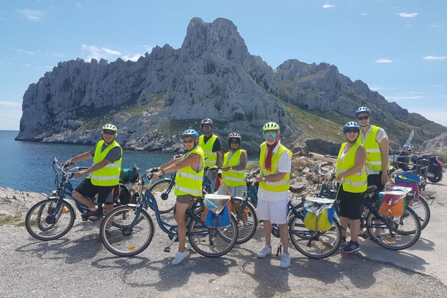 Marseille: Calanques Shore Excursion Electric Bike Day Tour - What the small group changes