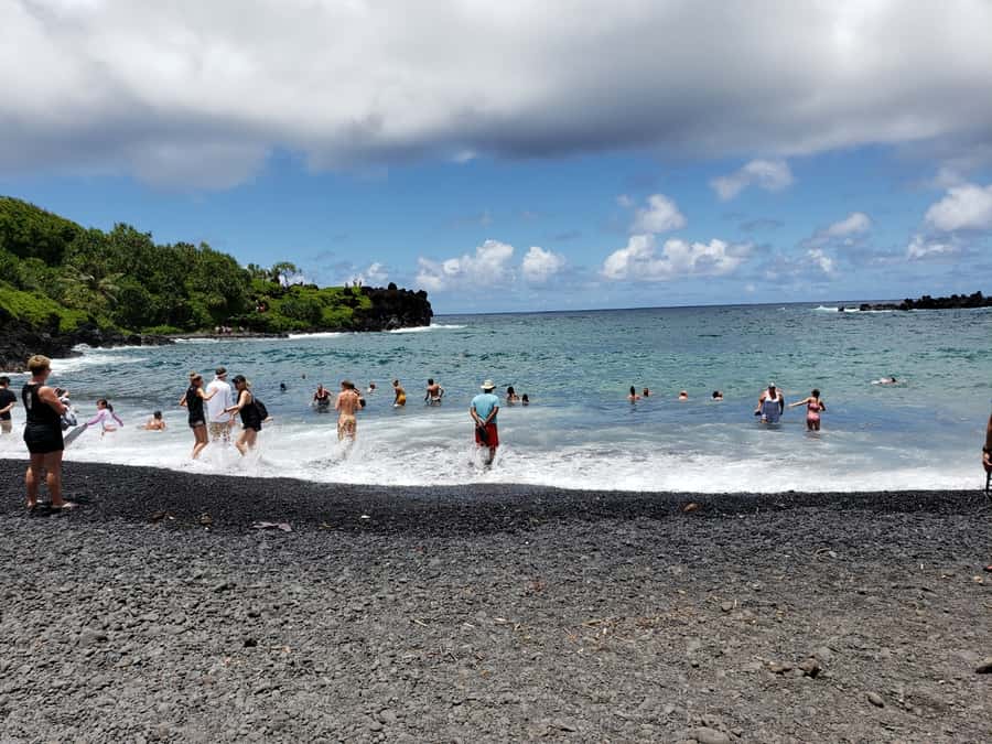 Maui : Road to Hana Tour w/ Pickup near Cruise Port - Keʻanae Point and warm banana bread