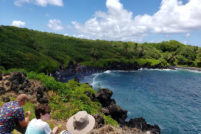 Maui Shore Excursions : Road to Hana With Pickup & Lunch - Ho‘okipa Beach Park and the first coastal views