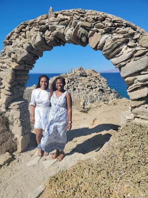 Mykonos Cruise Passenger Exclusive Jeep Tour: Must See in 4h - What the private format changes