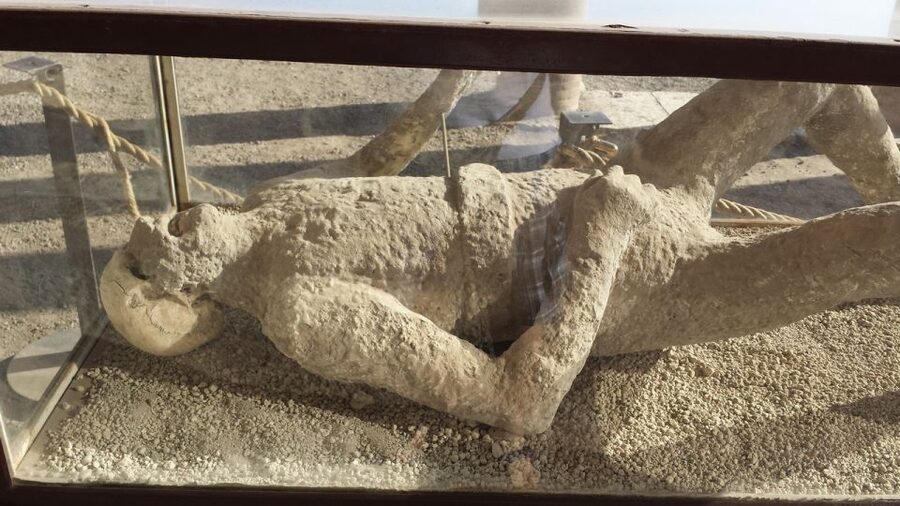 Naples: Capri, Sorrento, and Pompeii Shore Excursion - Key points at a glance