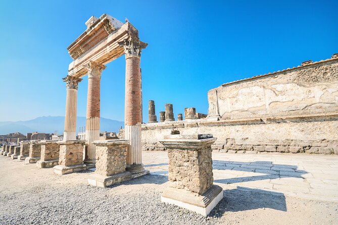 Naples/Salerno Port: Pompeii & Vesuvius - lunch or wine tasting - Meeting your ride at the port