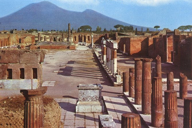 Naples Shore Excursion Mt Vesuvius and Pompeii Day Trip - Two famous sights, one tightly packed day