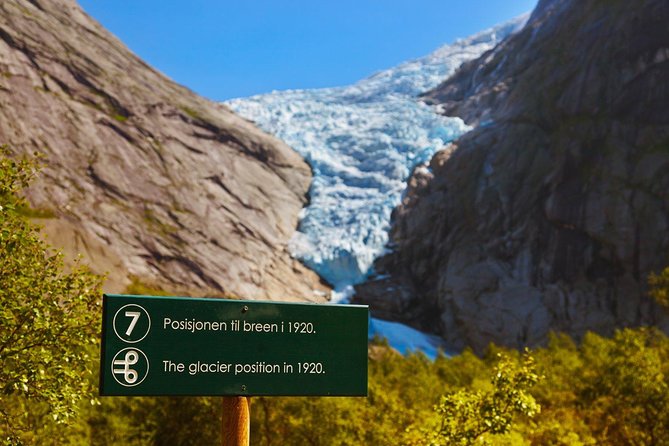 Olden Shore Excursion: the Amazing Briksdal Glacier - The turquoise-water stop at Oldevatn Camping