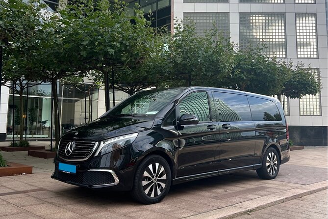 Private Amsterdam Transfer from or to Rotterdam Cruise Port - Drivers, meeting signs, and personal service