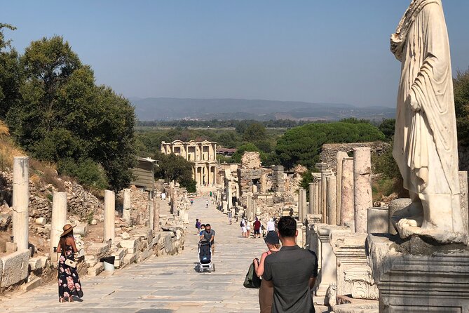 Private Ephesus and Shopping Tour for Cruisers Only - Meeting your guide at Kusadasi Cruise Port