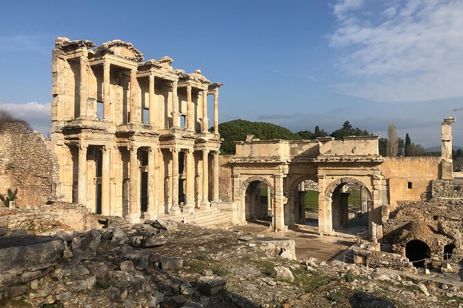 Private Ephesus & House of Virgin Mary, tour from Izmir - Lunch at a rural carpet-weaving school