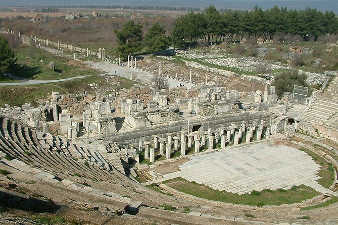 Private Ephesus Shore Tour for Cruise Guests from Kusadasi Port - Entering Ephesus along the Marble Road