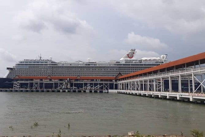 Private Kuala Lumpur Shore Excursions - A private car gives you more control, with limits