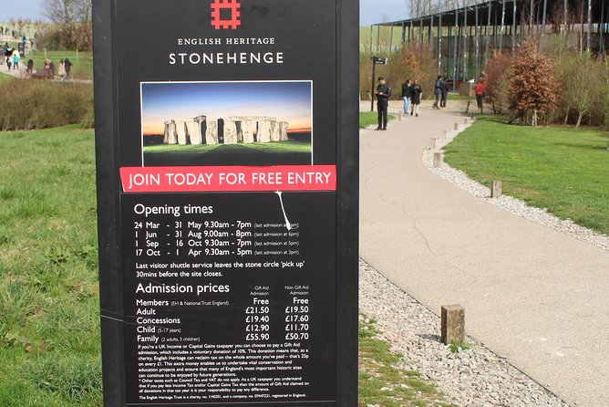 Private Pre Cruise Excursion Transfer London to Southampton Port Via Stonehenge - Optional Salisbury Cathedral stop