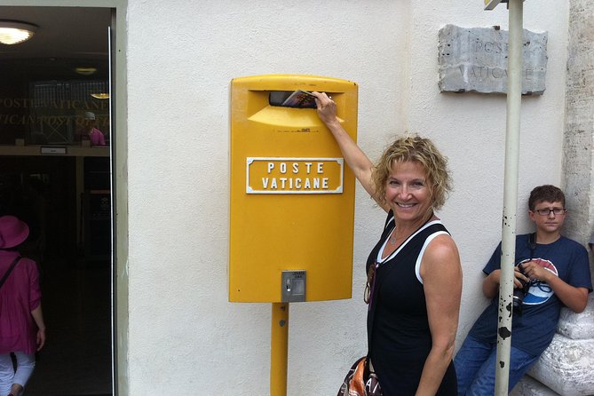 Private Shore Excursion from Civitavecchia port to Rome - Lunch at a Roman trattoria