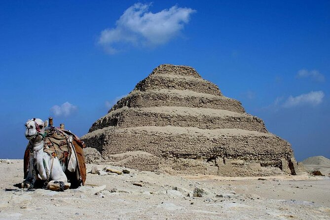 Private Shore Excursion Giza Pyramids and Sakkara with Lunch from Alexandria - Lunch during a packed sightseeing day