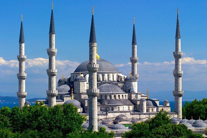 Private Shore Tour: Hagia Sophia, Topkapi Palace, Blue Mosque, Hippodrome, Grand Bazaar - The Hippodrome and the City Between Empires