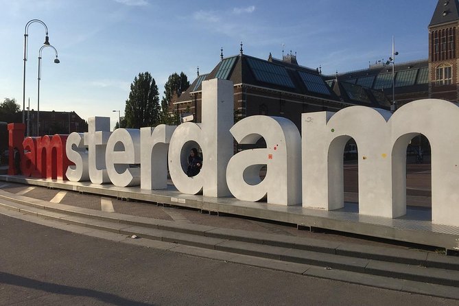 Private Taxi Transfer from cruise port in Amsterdam to a hotel in Amsterdam - A 25-minute ride in a private Mercedes