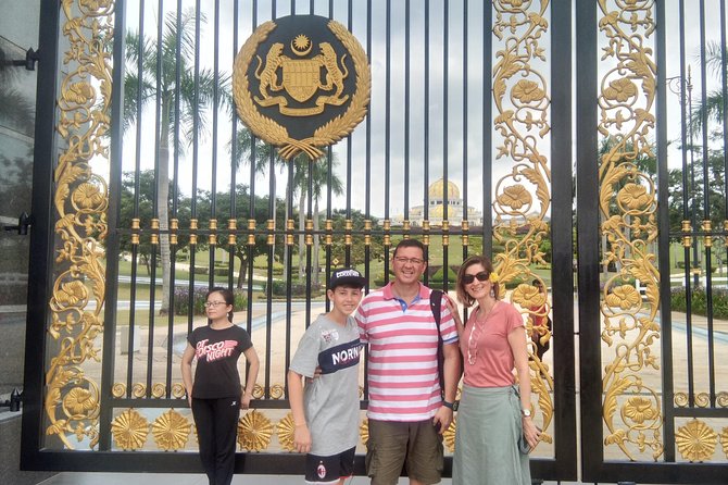 Private Tour Kuala Lumpur Shore Excursion Include Batu Caves - Batu Caves gives the day its strongest start