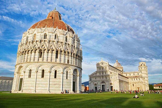 Private Tour to Pisa and Lucca from Livorno cruise port - Pisa’s Piazza del Baptisterio and the famous lean
