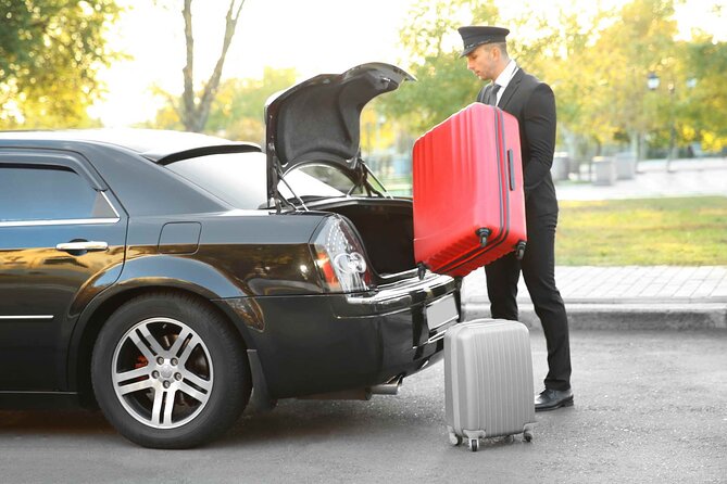Private Transfer from Barcelona hotels to Barcelona Cruise Port - The price: convenience, not a bargain fare