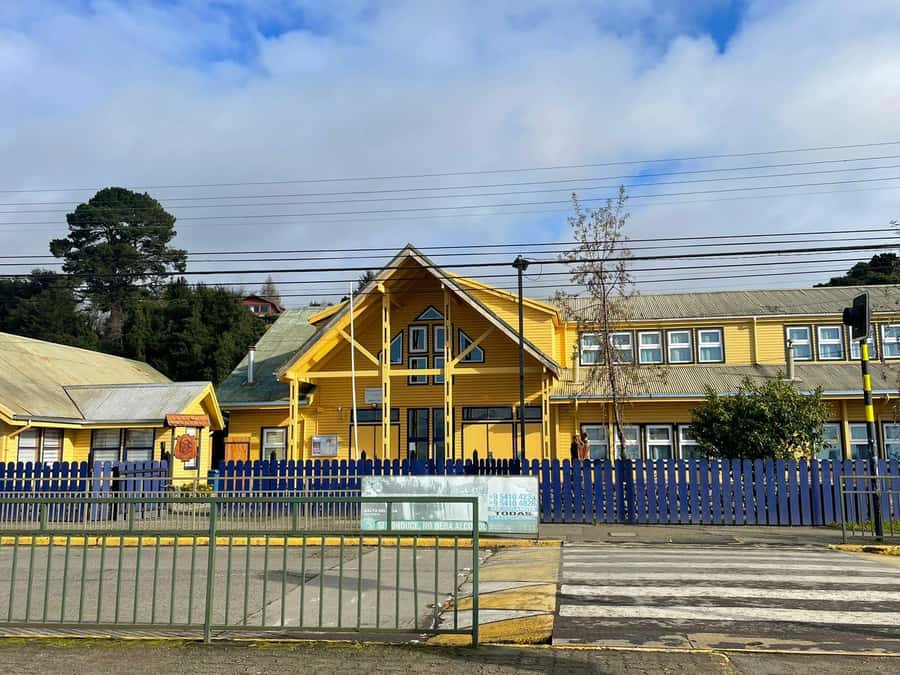 Puerto Montt: Osorno Volcano Tour Shore Tour in Private - Along Lake Llanquihue toward the park